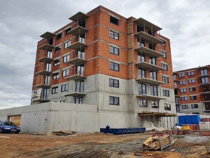 Hrubá stavba bytového domu A dokončena!