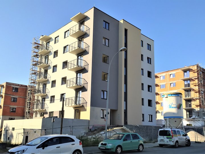 Fasáda na východní věži bytového domu A dokončena!